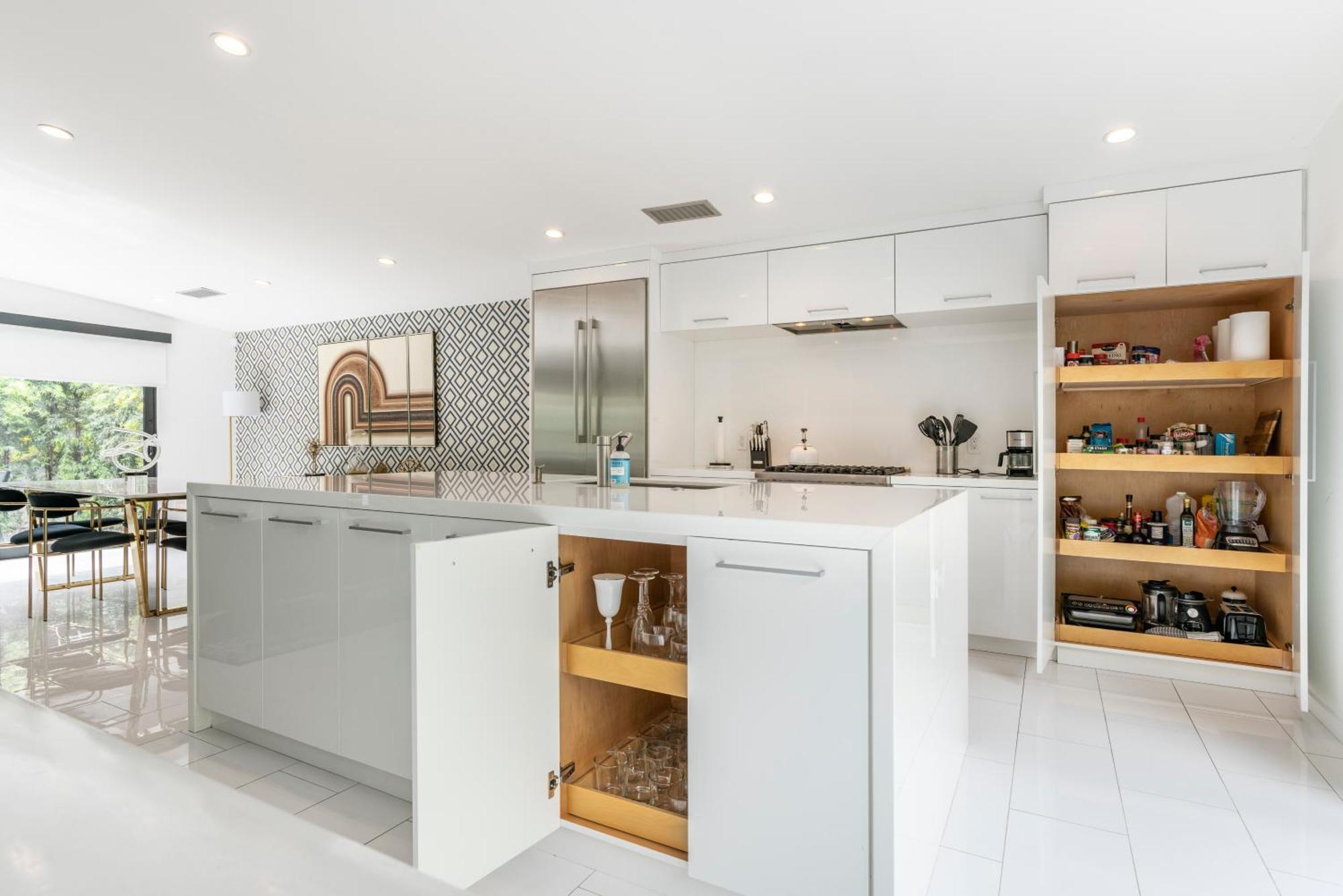 $3m Modern Hollywood New Construction Oasis *