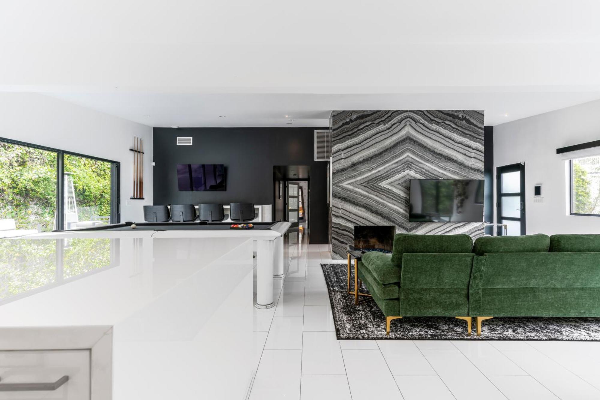 $3m Modern Hollywood New Construction Oasis *