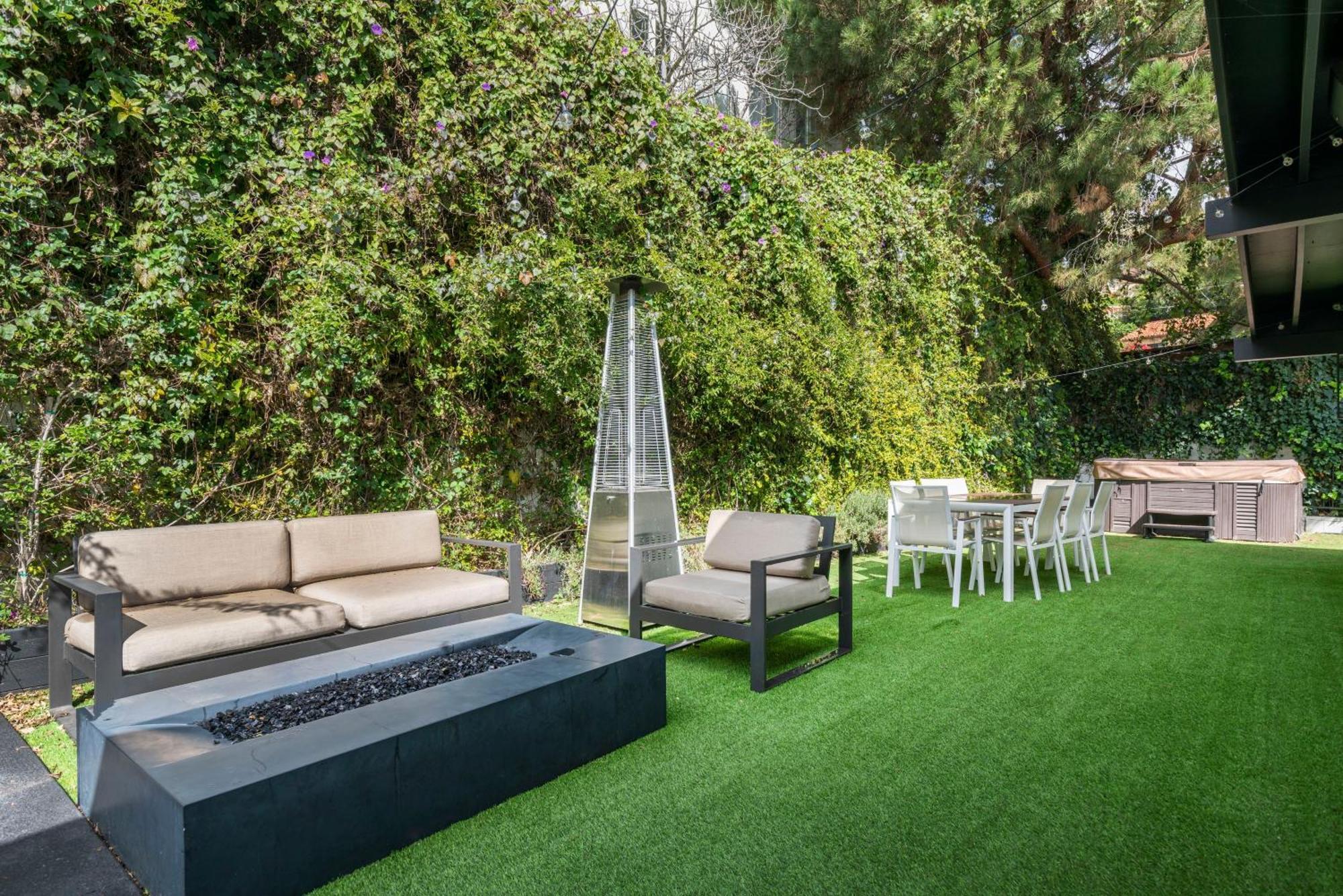 $3m Modern Hollywood New Construction Oasis Holiday home